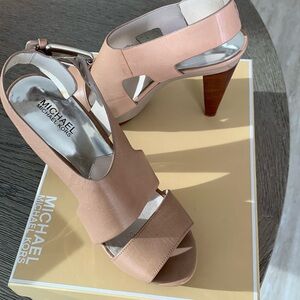 NWT. Michael Kors Carla Platform Leather Shoe, Taupe, 9.5 M